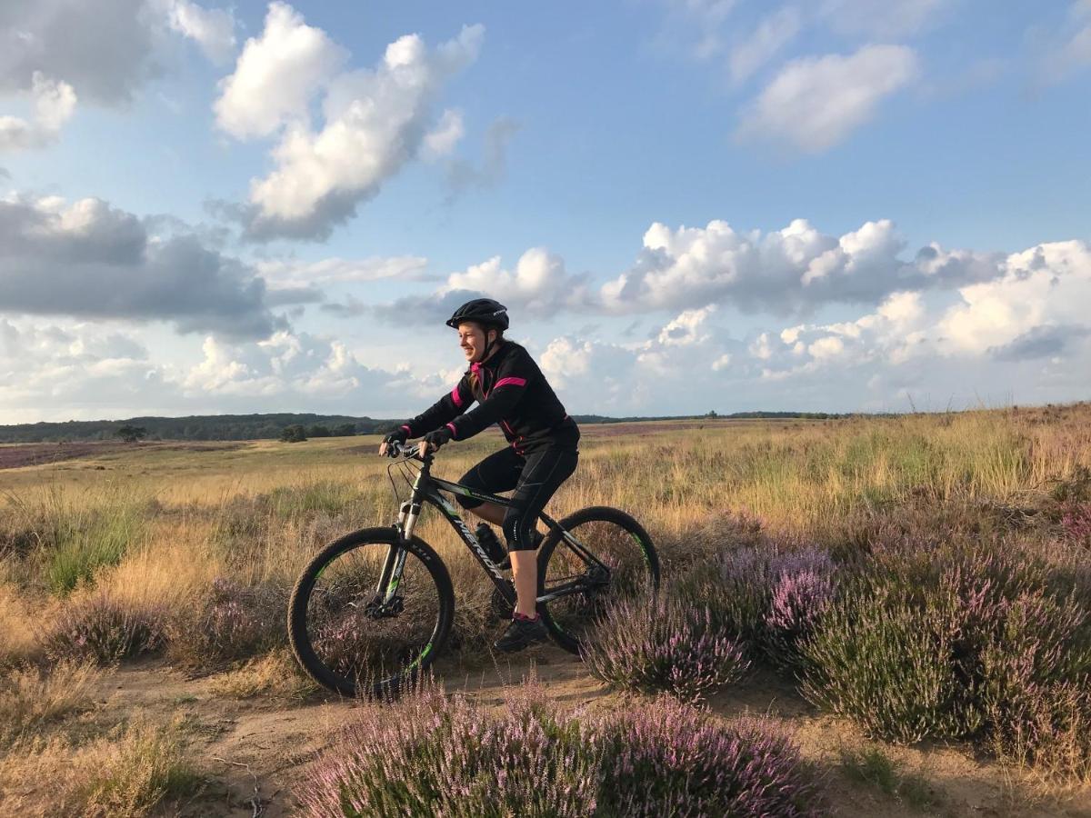 פוטן Chalet Op De Veluwe # Linde מראה חיצוני תמונה